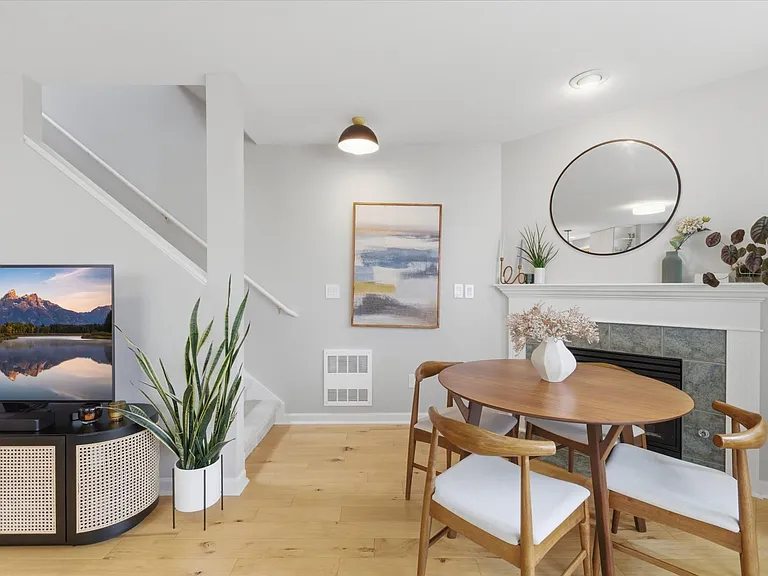 4033A Whitman Ave N — Photo 14