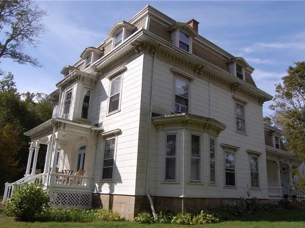 7 Nichols Ln #5, Hope Valley, RI 02832