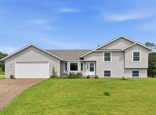 682 Old Hopkins Pl, Hudson, WI 54016