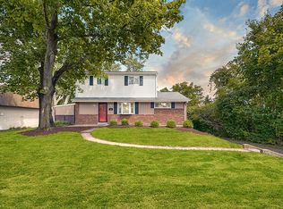 15 Robin Rd, Mc Kees Rocks, PA 15136