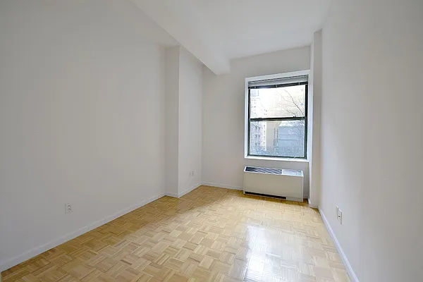 Rented by NY Living Solutions | media 16