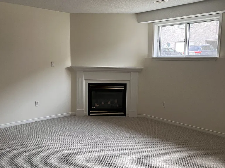 490 Veterans Dr #9 — Photo 15