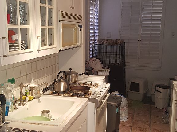 3rd image of 6911 Yellowstone Blvd APT B33