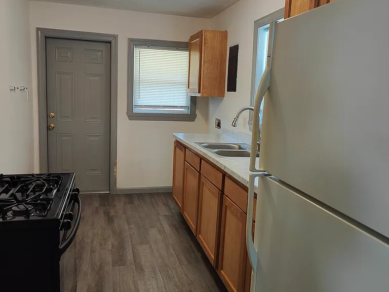 307 Apple Ave — Photo 14