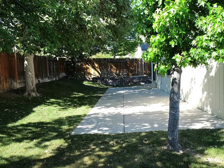 4575 Goodwin Rd — Photo 12