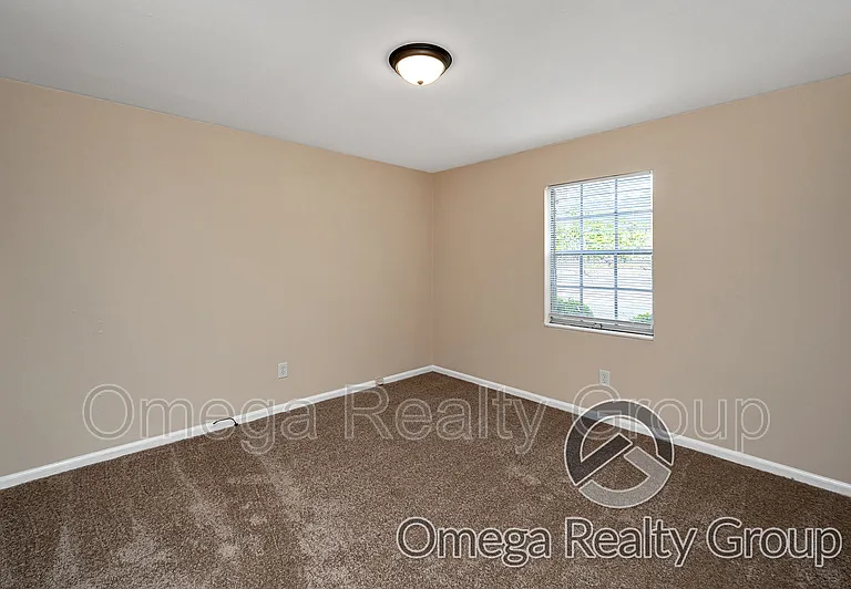 2020 High School Rd #A — Photo 15