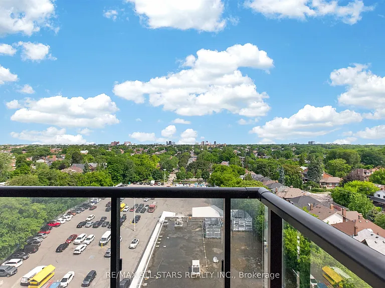 185 Alberta Ave — Photo 28