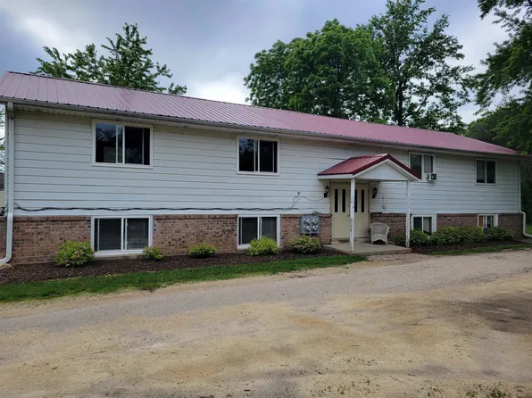 504-510 E 3rd St, Leaf River, IL 61047