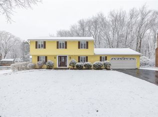 18 Bent Oak Rd, Rochester, NY 14624