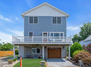 15 Central Ave, Highlands, NJ 07732
