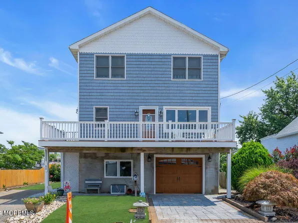 15 Central Avenue, Highlands, NJ 07732