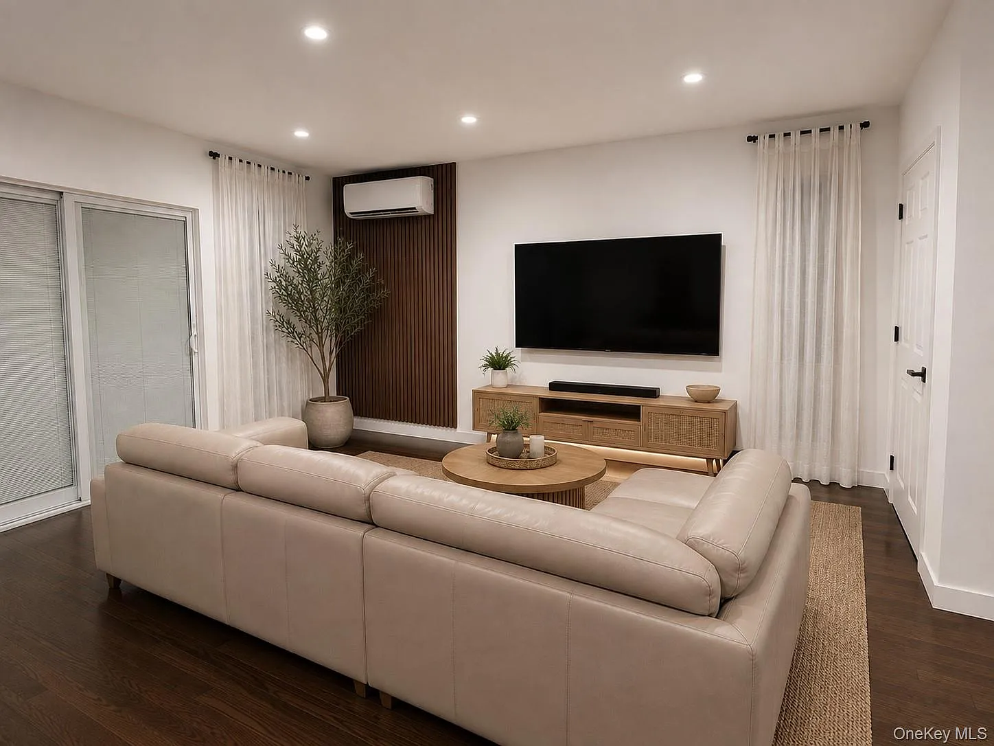 2 bed, 2.0 bath, 975 sqft, $3,150 — Photo 1