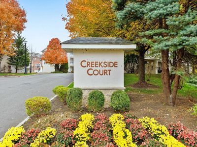 27 Creekside Ct, Secaucus, NJ, 07094