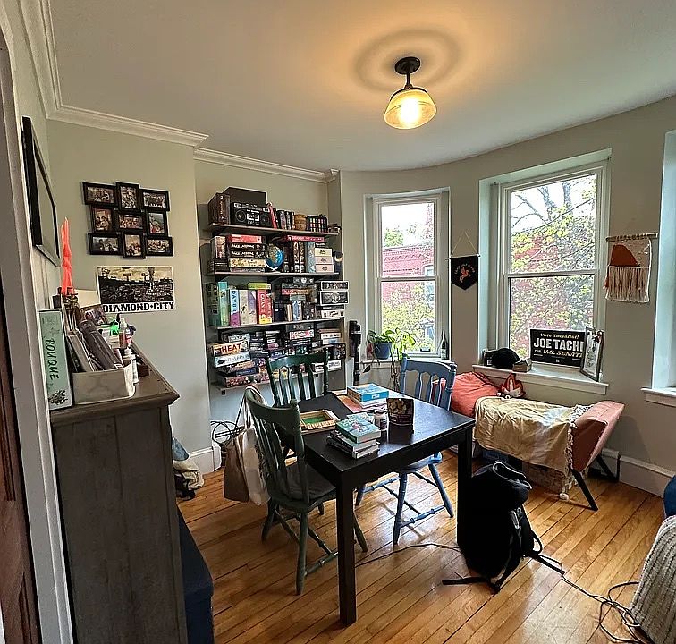 1st image of 20 Perry St #3