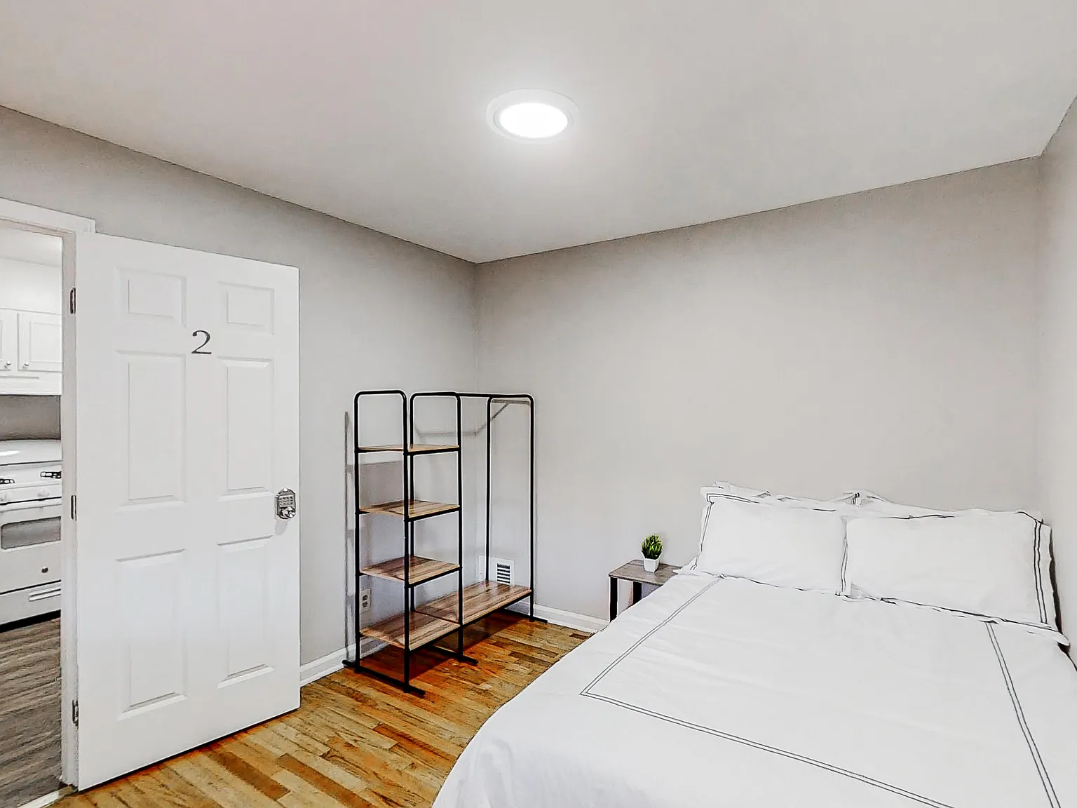 4 bed, 3.0 bath, 1634 sqft, $637 — Photo 1