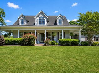 38 E Circle Dr, Rossville, GA 30741