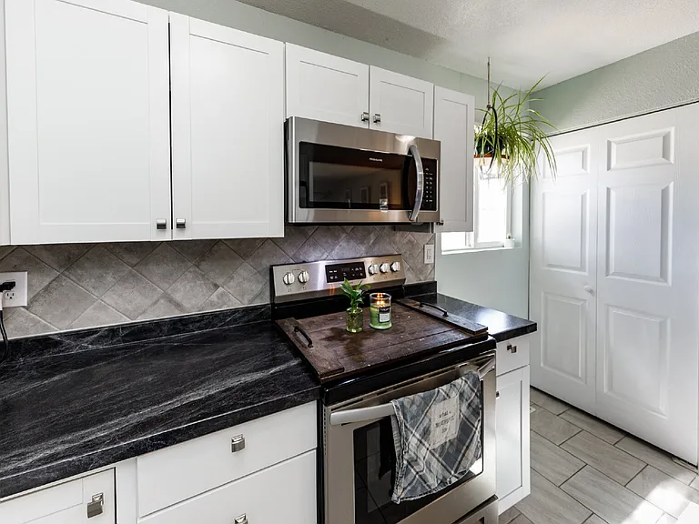 1703 Harrow Rd — Photo 16