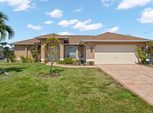 206 SE 1st Pl, Cape Coral, FL 33990
