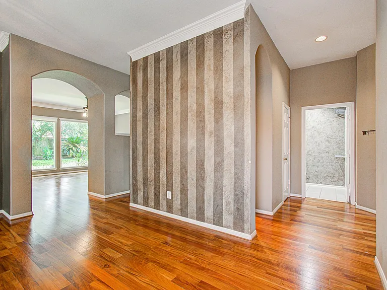 22539 Bristolwood Ct — Photo 7