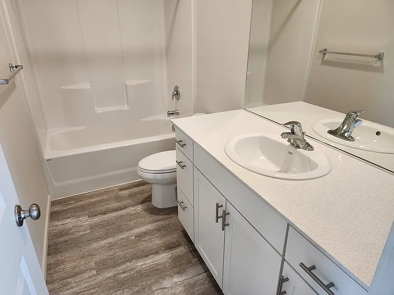 161 Greencrest St NE — Photo 16
