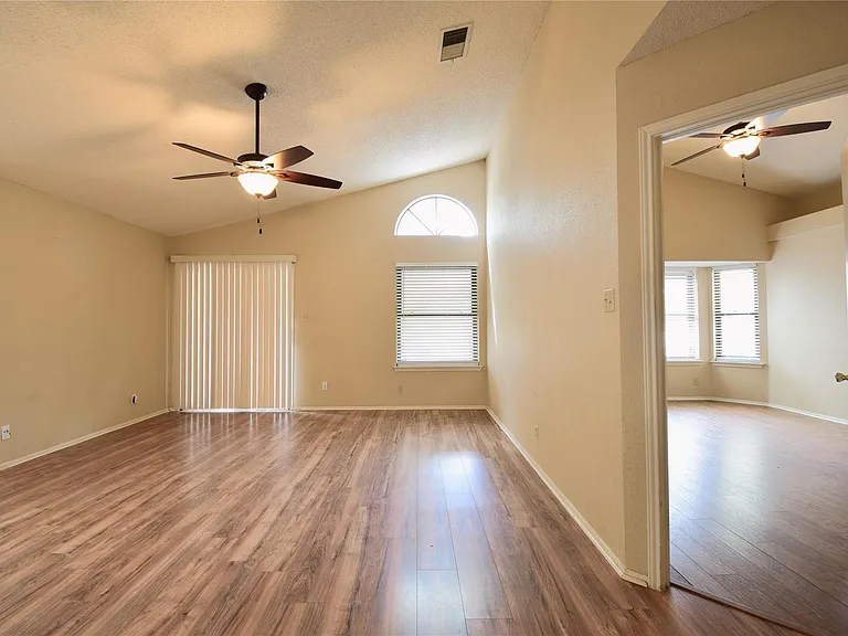 1105 Forest Oaks Path — Photo 17