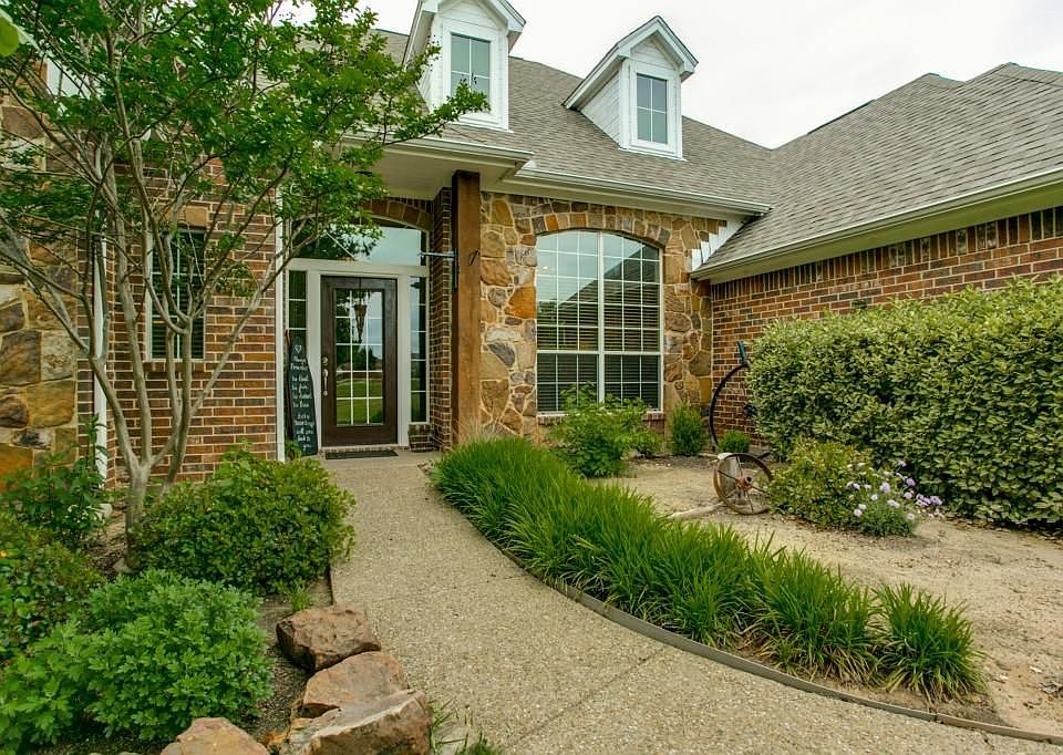 1st image of 4631 Parker Ln