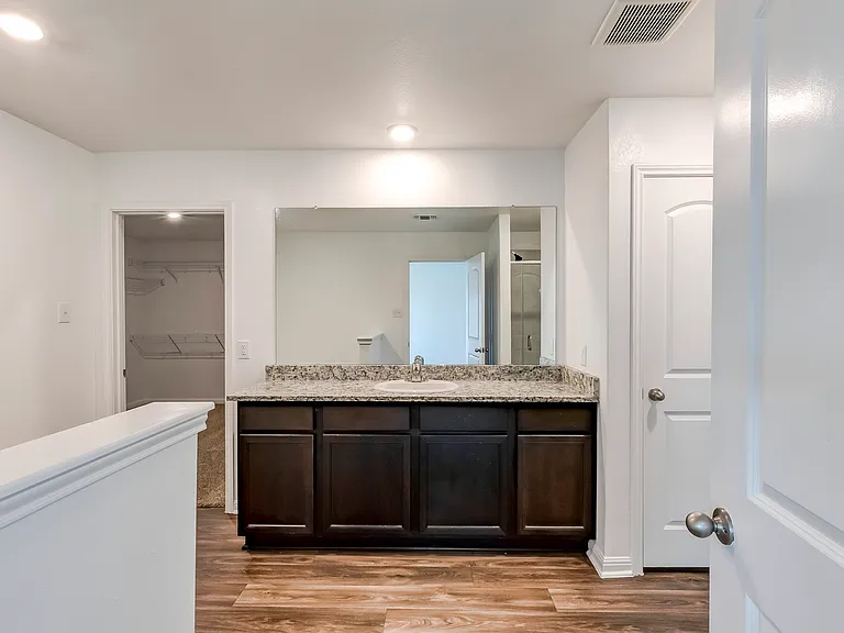 117 Fairfax Ln — Photo 17