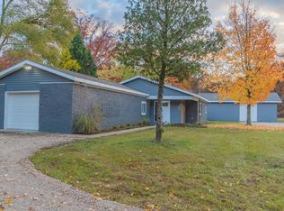 40 N Mill Iron Rd, Muskegon, MI 49442