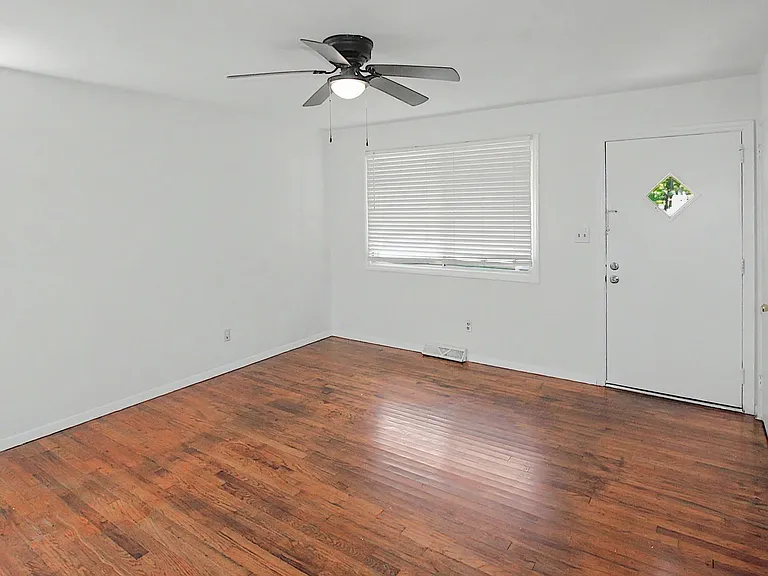2620 Thornton Rd — Photo 3