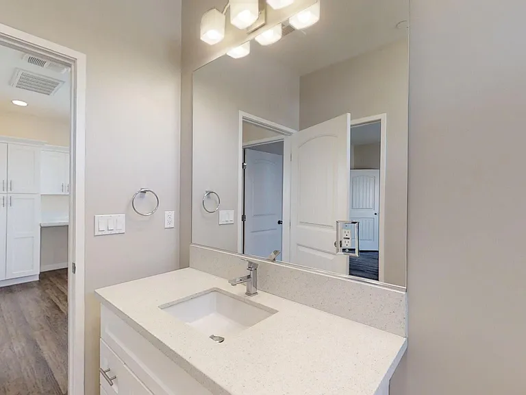 1203 W Gardena Blvd #C — Photo 15