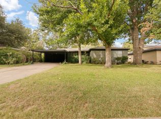 709 Cozby St N, Benbrook, TX 76126