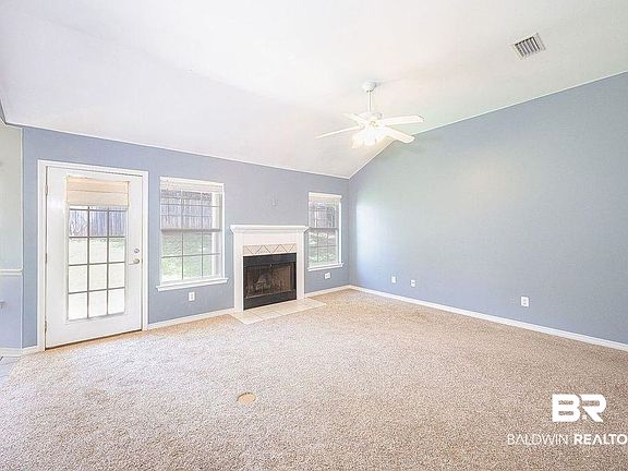 4th image of 104 Perry Cir