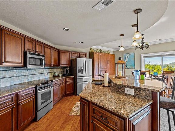 4th image of 245 Cove Crest #103