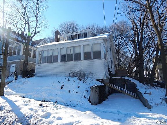 2nd image of 702 Arthur St