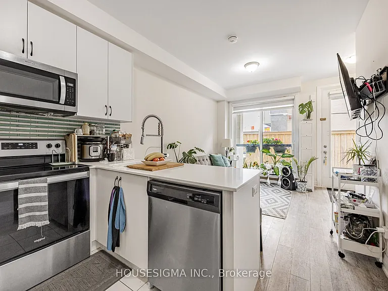 713 Lawrence Ave W #5 — Photo 13