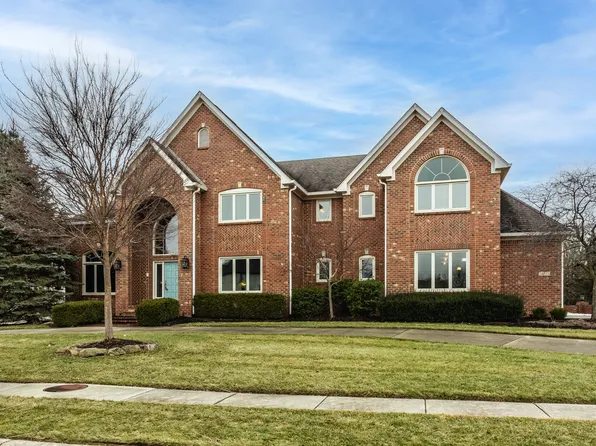 10892 Diamond Dr, Carmel, IN 46032