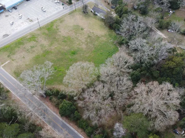 301 N Church St, Glennville, GA 30427