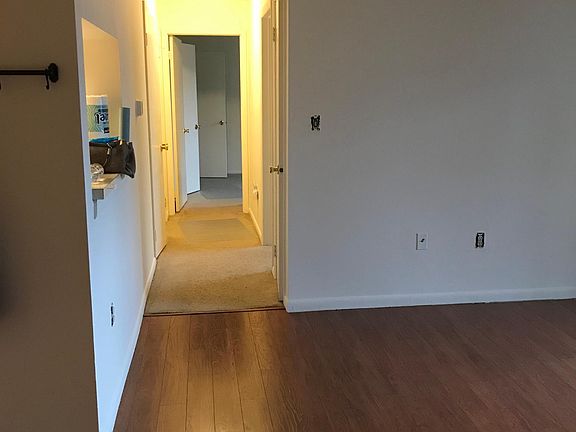 Livingroom to hallway