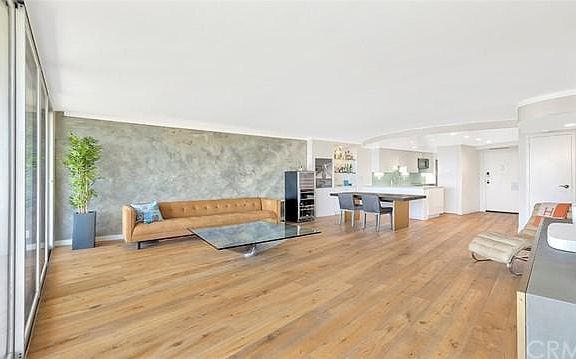3rd image of 4316 Marina City Dr