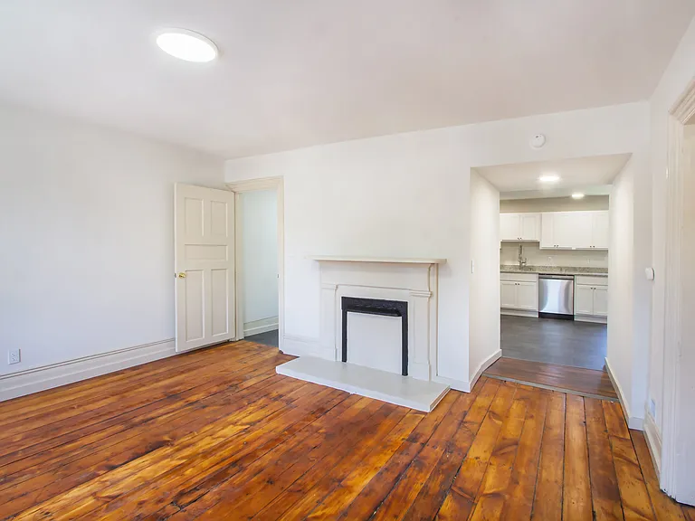 319 Franklin Ave #2 — Photo 9