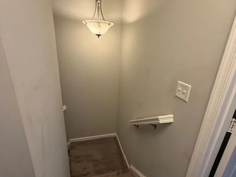 1609 Apsley Ct — Photo 7