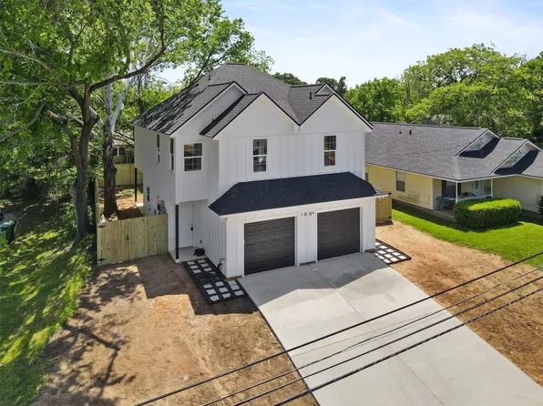 1310 E Alamo Street #A-B, Brenham, TX 77833