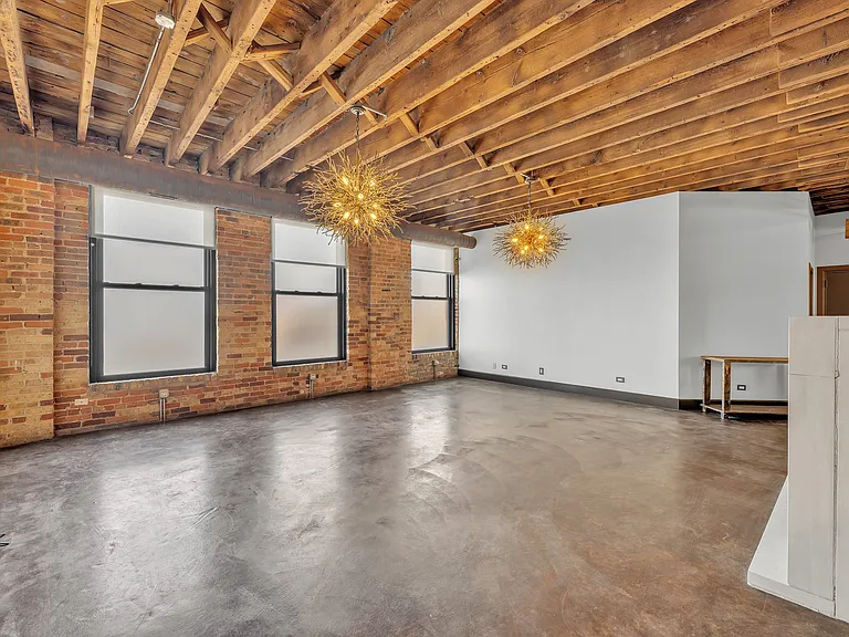 2419 W 14th St #2 — Photo 25