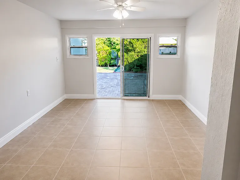 1225 SE 24th Ave #A — Photo 4