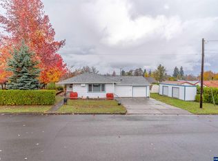 860 SW Cherry St, Dallas, OR 97338