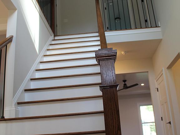 3rd image of 107 Clover Ct