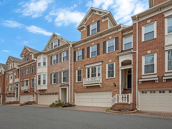 3rd image of 2305 N Van Buren Ct