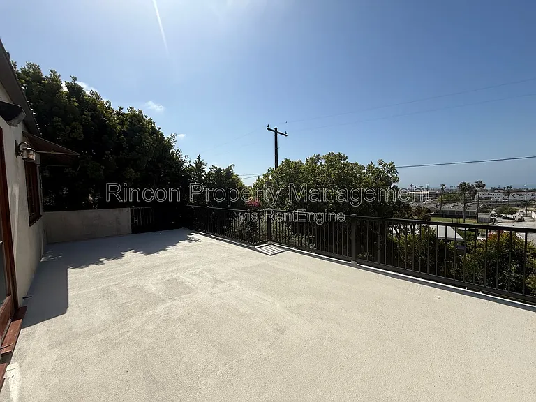 2166 Palomar Ave — Photo 11