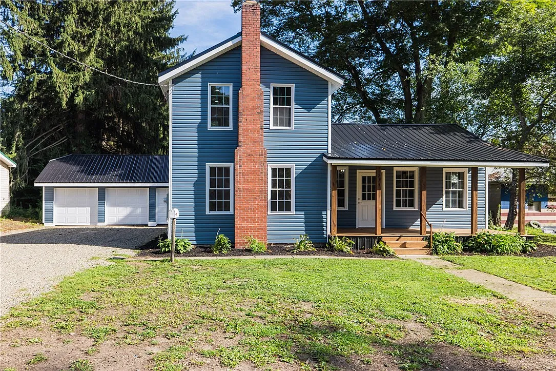 515 Grand St photo 1