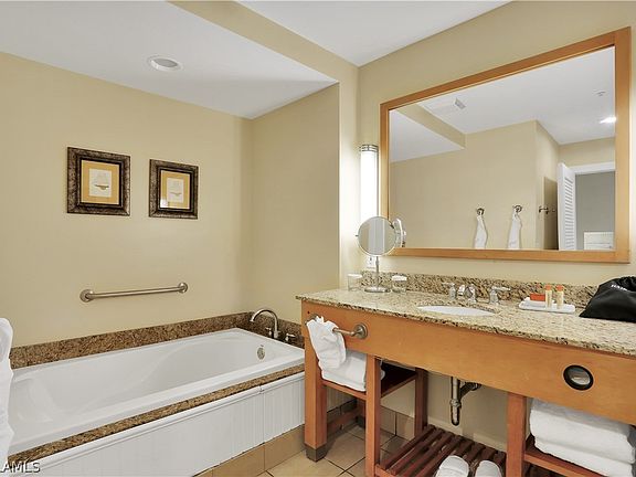 4th image of 190 Estero Blvd #504